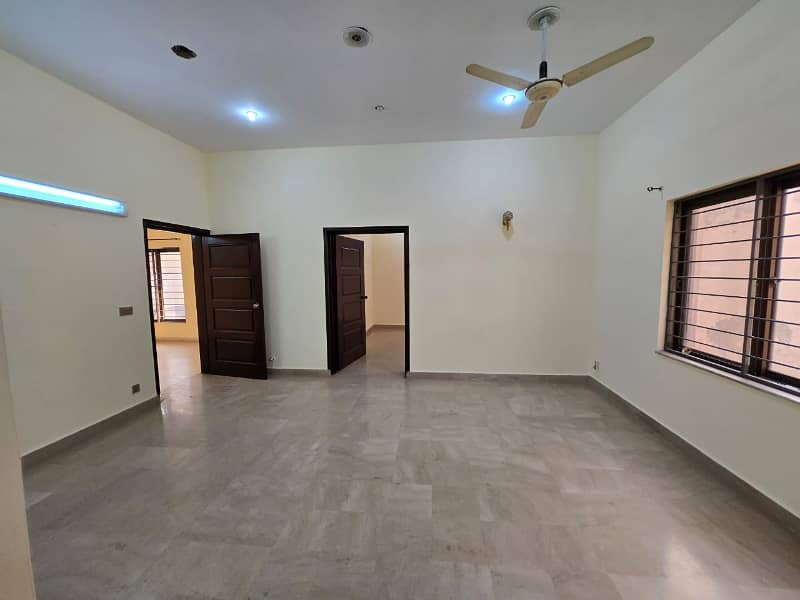 10 Marla Used House Available For Sale In Gulbahar Block Sector C Bahria Town Lahore 19