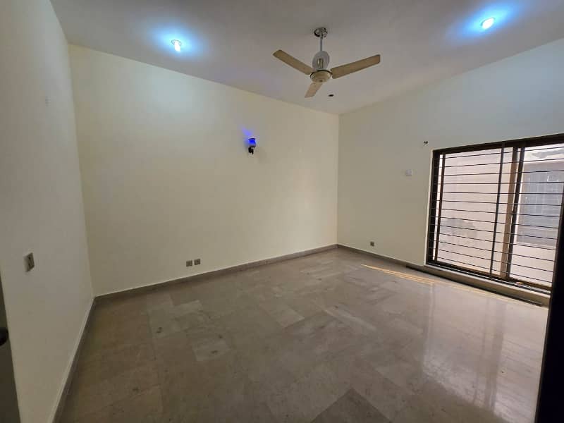 10 Marla Used House Available For Sale In Gulbahar Block Sector C Bahria Town Lahore 21