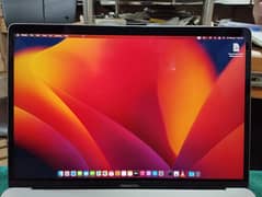 Macbook Pro 2017 512gb ssd 16gb ram 4gb graphics