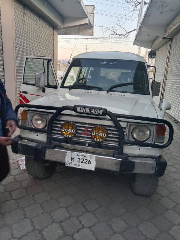 Mitsubishi Pajero 1988 0