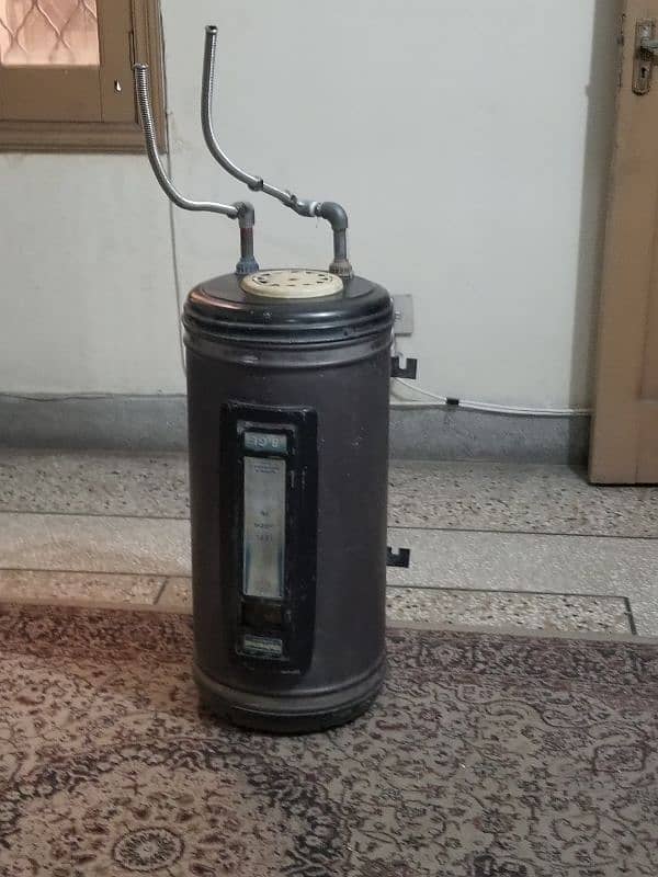 8gallon universal electric water geyser 2