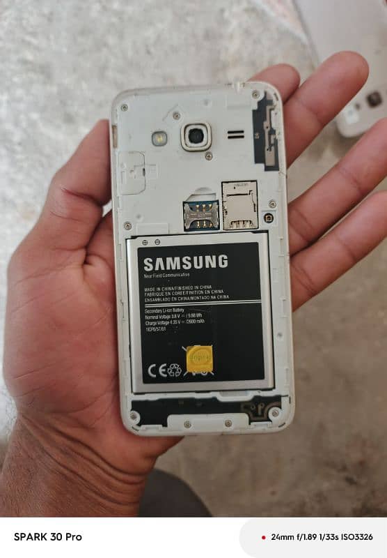 Samsung Galaxy j3 sirf mobile he charger daba ni he pta approved he 4