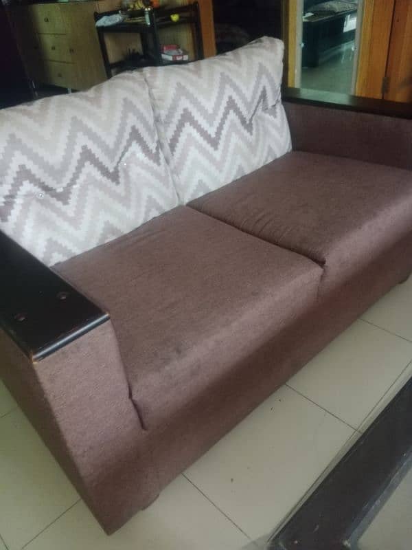 5 seater used sofa with table 1