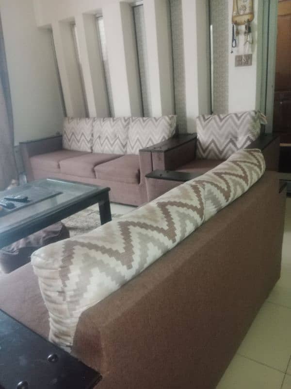 5 seater used sofa with table 3