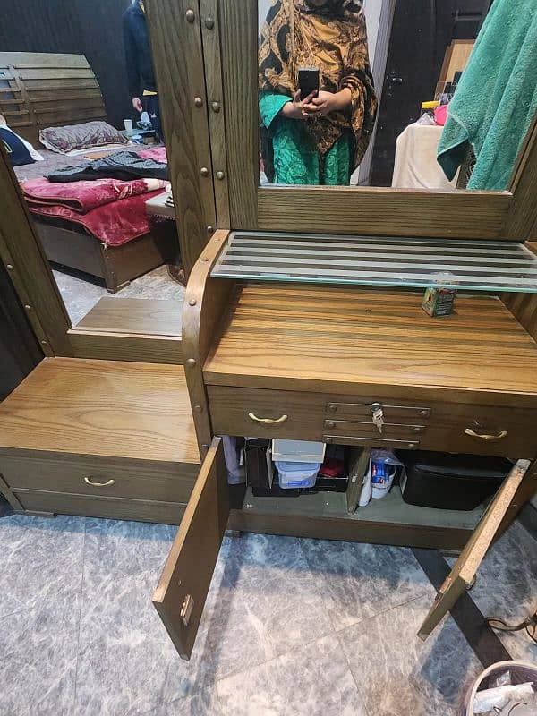 Wooden Dressing Table For Sale 0