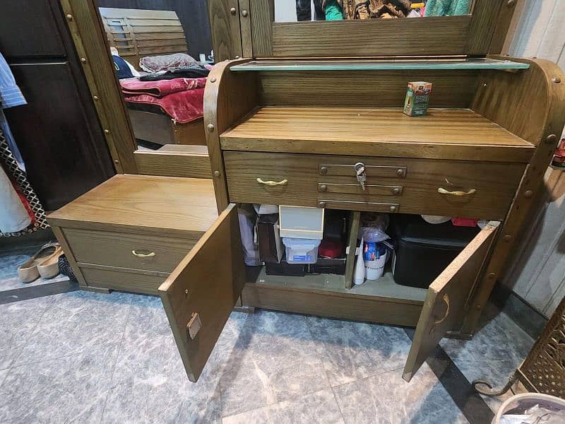 Wooden Dressing Table For Sale 1