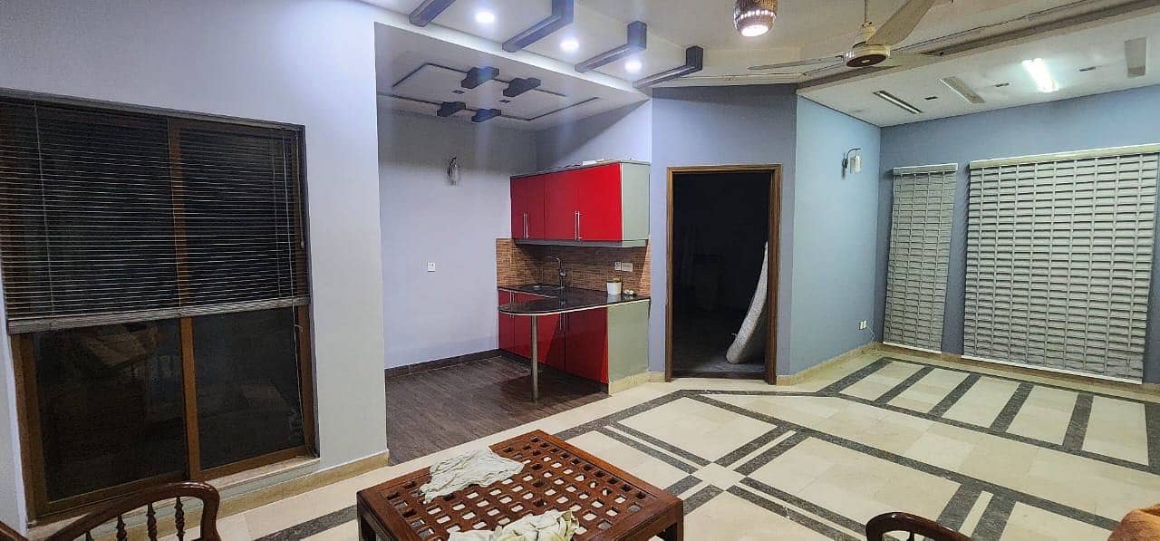 10 MARLA USED BUT IN GOOD CONDITION HOUSE IS AVAILABLE FOR SALE IN WAPDA TOWN PHASE 1 LAHORE 3