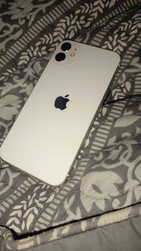 iphone 11 64GB Jv water pak 91 health 10/9.5 white colour 3