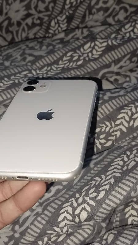 iphone 11 64GB Jv water pak 91 health 10/9.5 white colour 6