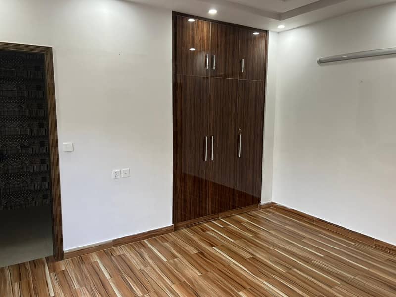 5 Marla Like New House For Rent In Bahria Town Lahore. 11