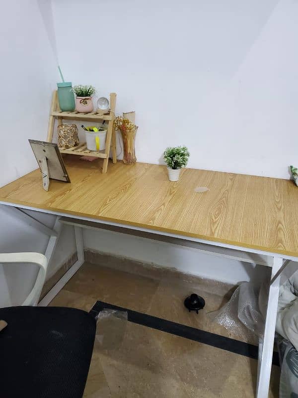 High Quality Office plus Gaming Table. 2