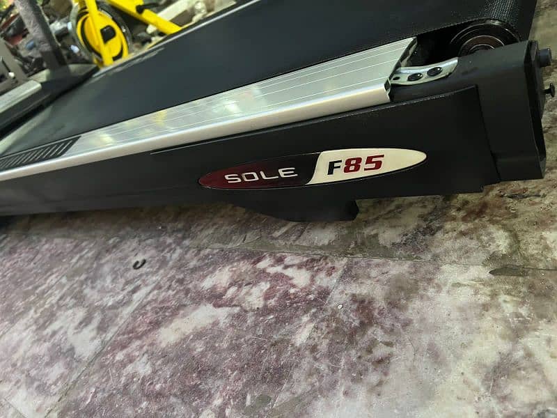 sole f85 treadmill USA brand with 4hp motor 3