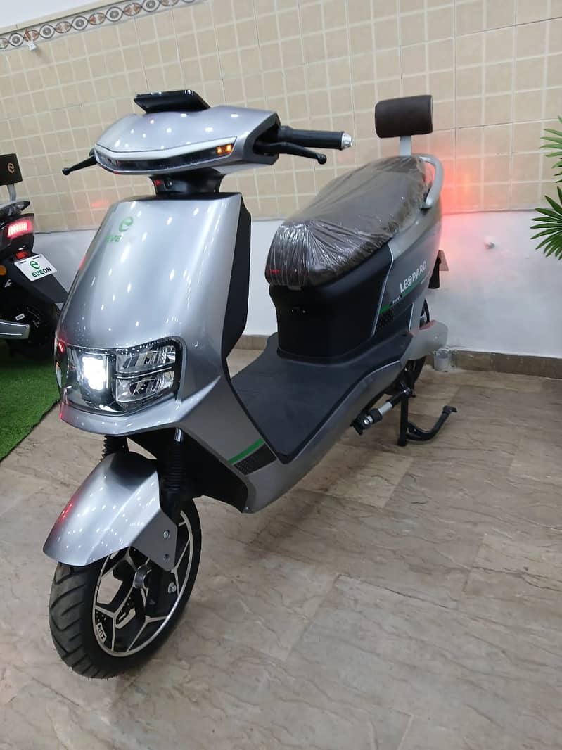 Electric Scooter,Eelctric Bikes Eve On LEOPARD Pro 2025 Full Loaded 4