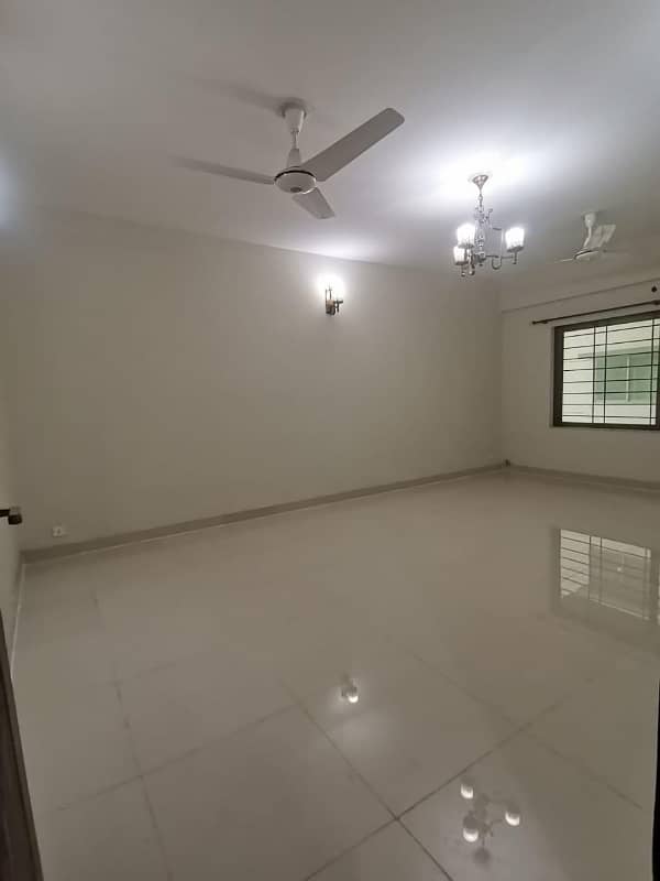 10 Marla 3 Bedroom Apartment Available For Rent In Askari 10 Sector-F Lahore Cantt 3