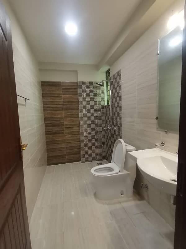 10 Marla 3 Bedroom Apartment Available For Rent In Askari 10 Sector-F Lahore Cantt 5