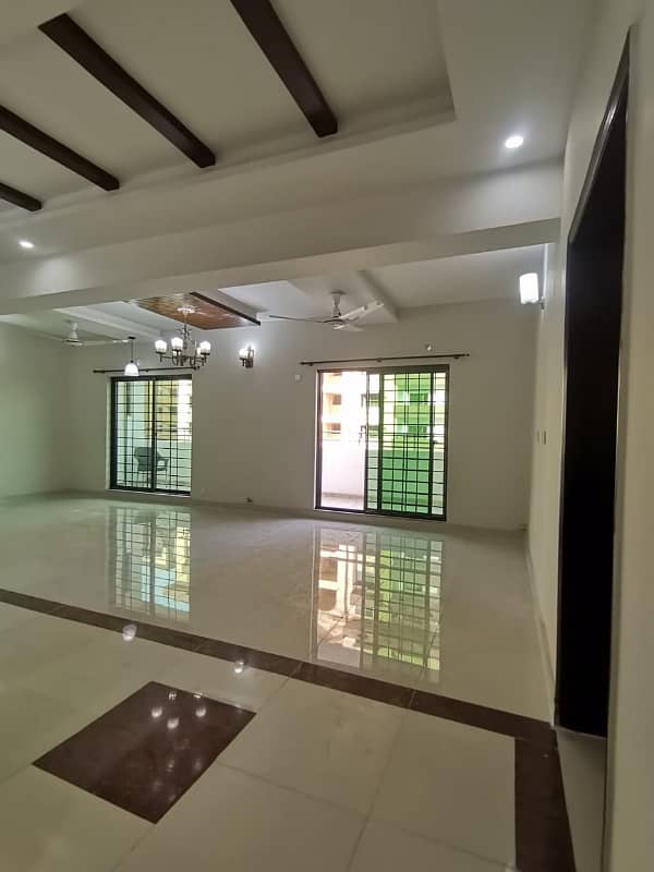 10 Marla 3 Bedroom Apartment Available For Rent In Askari 10 Sector-F Lahore Cantt 7