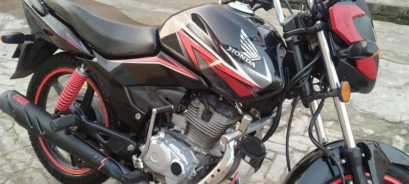 Motor Bike Honda CG-125F Lush Condition. Selfstart  2020Model Like New 3