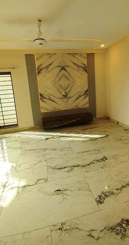 10 Marla 3 Bedrooms Apartment Available For Sale In Sector D Askari 11 Lahore 1