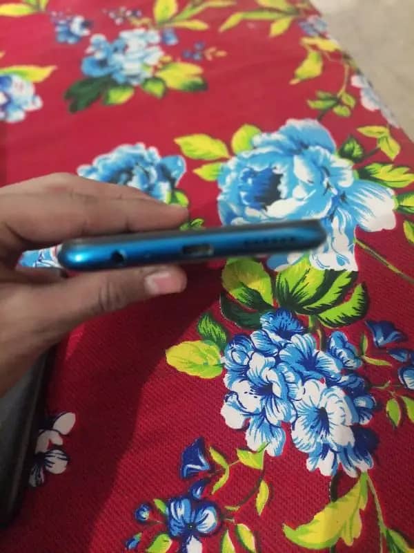 infinix note 8i 6/128 good condition with box charger 2