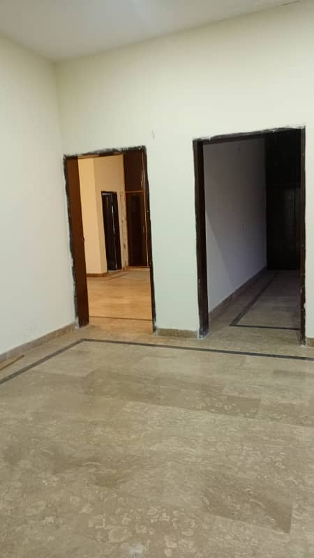 10 marla upper portion for rent in johar town for Family and Silent office (Call center + Software house) 1