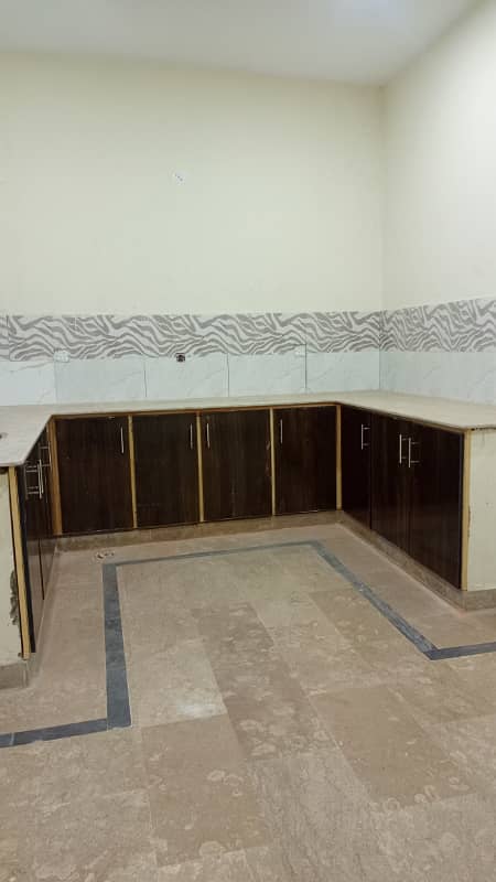 10 marla upper portion for rent in johar town for Family and Silent office (Call center + Software house) 4