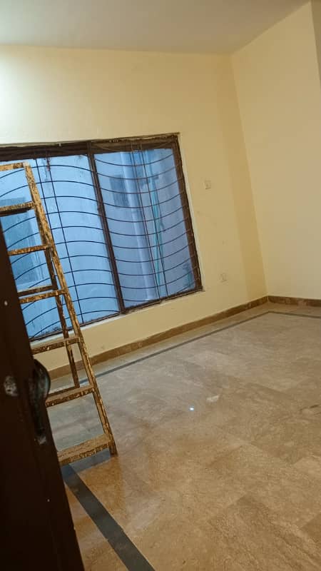 10 marla upper portion for rent in johar town for Family and Silent office (Call center + Software house) 6