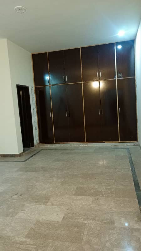 10 marla upper portion for rent in johar town for Family and Silent office (Call center + Software house) 9