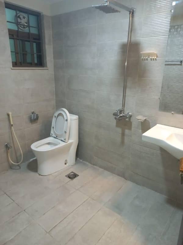 10 Marla 3 Bedroom Apartment Available For Rent In Sector B, Askari 11, Lahore. 22