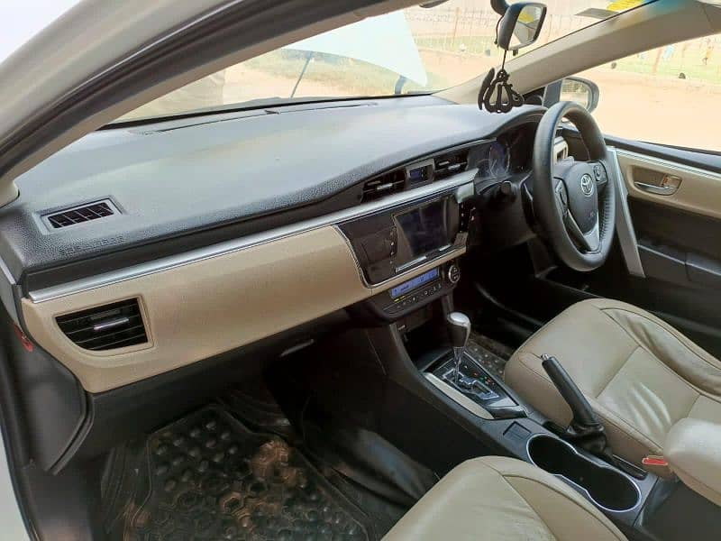 Toyota Altis Grande 2017 14