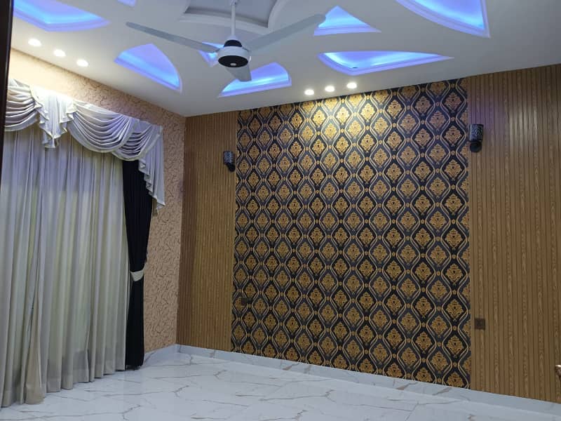 10 Marla Like Brand New Hottest Location House Available For Rent In Bahria Town Lahore. 9