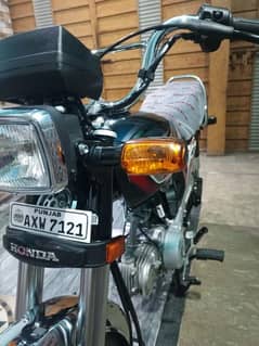 Honda 70 steker 25 urgent sale (03099019119) what sapp num