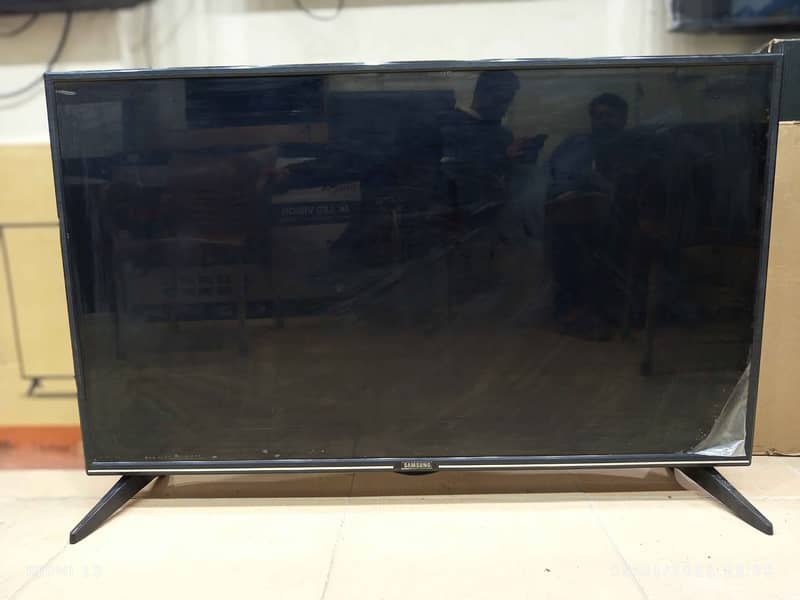 USED LED TVs - TCL & Haier 40, 43 Inches Smart Android LED TVs 5