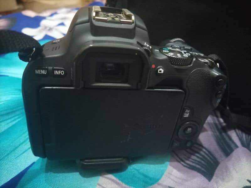 Canon EOS 200D | 18×55 Lens | Very good condition 3