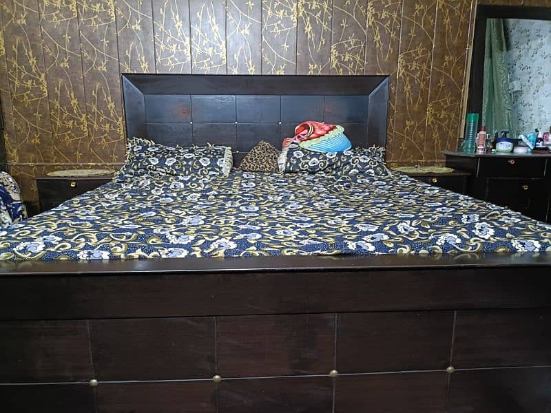 Wood Bed Home Used 0