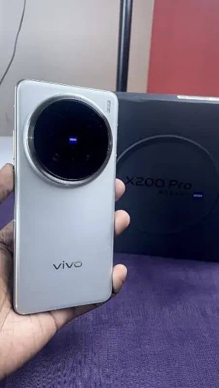 vivo x200 pro just box open and 15 days used 0