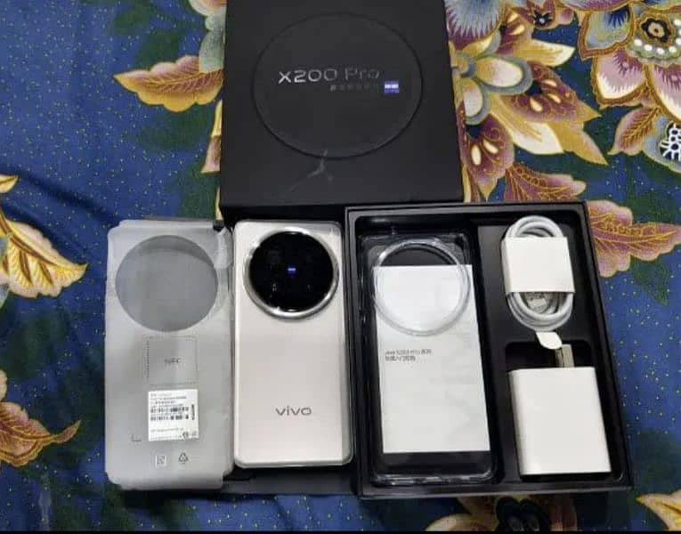 vivo x200 pro just box open and 15 days used 1