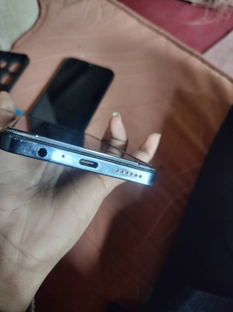 Tecno Camon 20 urgent sale 30000 only 4