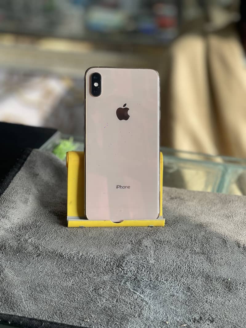 Apple iPhone XS Max 1