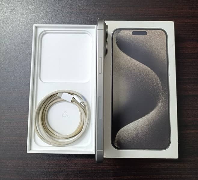 iPhone 15 Pro Max 256 GB with original box and original cable 2