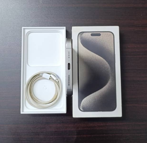 iPhone 15 Pro Max 256 GB with original box and original cable 4