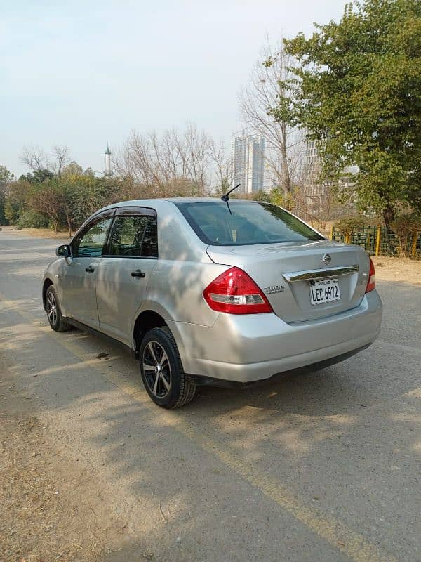 Nissan Tiida 2007 3