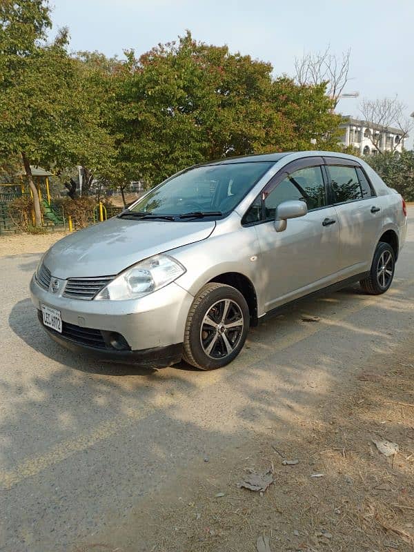 Nissan Tiida 2007 4