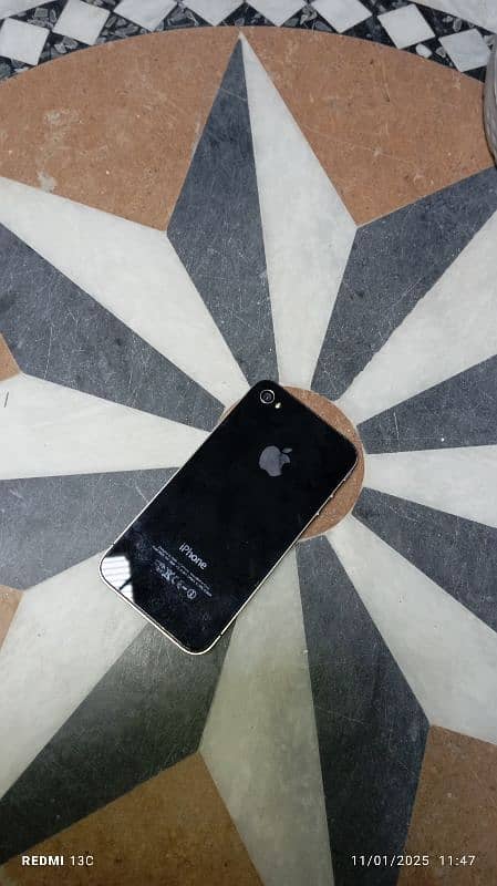 3 months used mobile non PTA Iphone4s 6