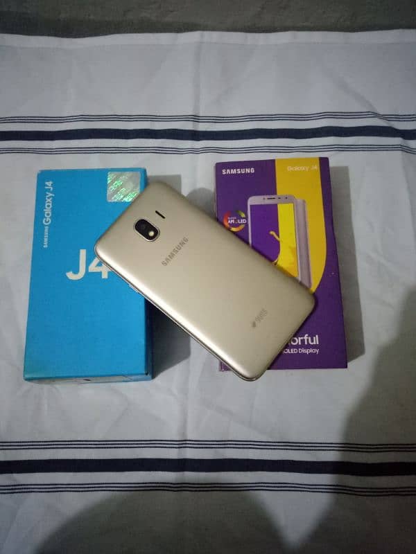 Samsung Galaxy J4 Super AMOLED Display 5