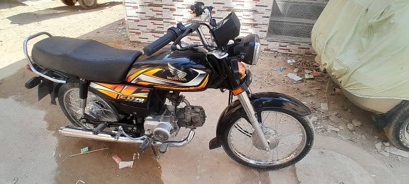 HONDA CD70 2022 4