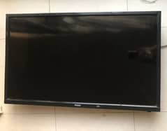 Faulty LED tv Haier 32inch panel broken