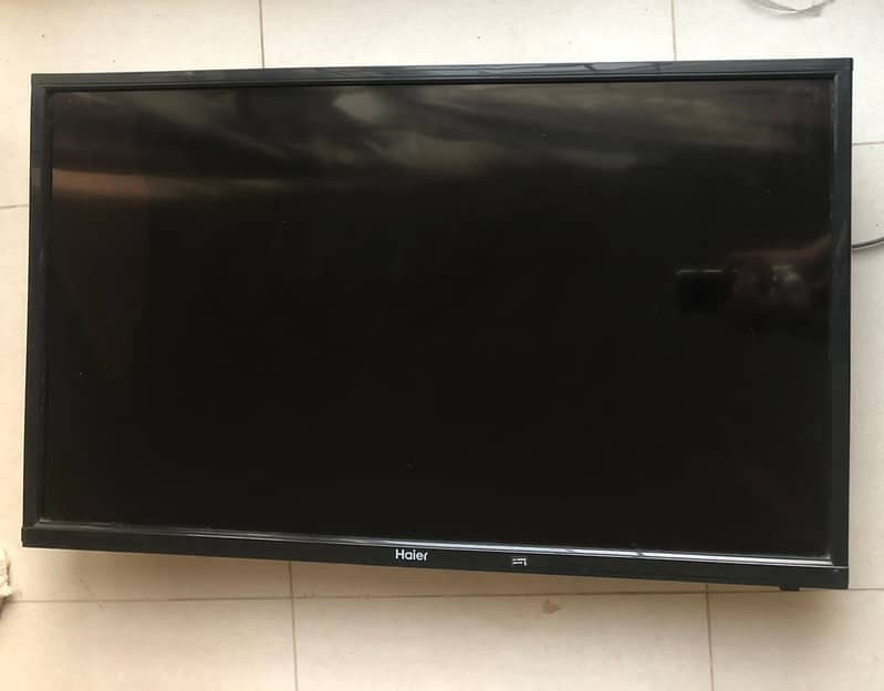 Faulty LED tv Haier 32inch panel broken 0