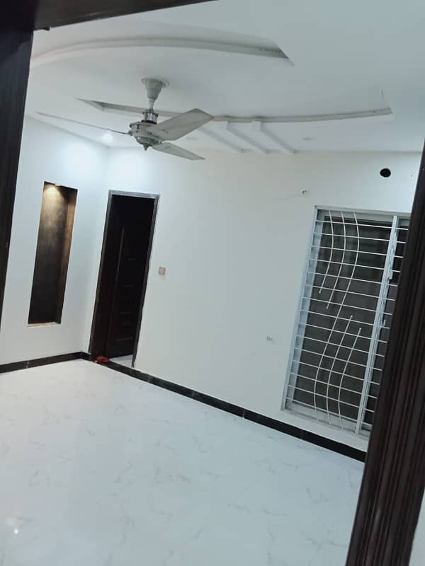 10 Marla corner house for rent in bahria orchard lower portion 5