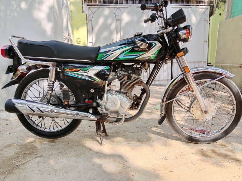 Honda Cg 125 2023 neat and clean just 9k driven 1