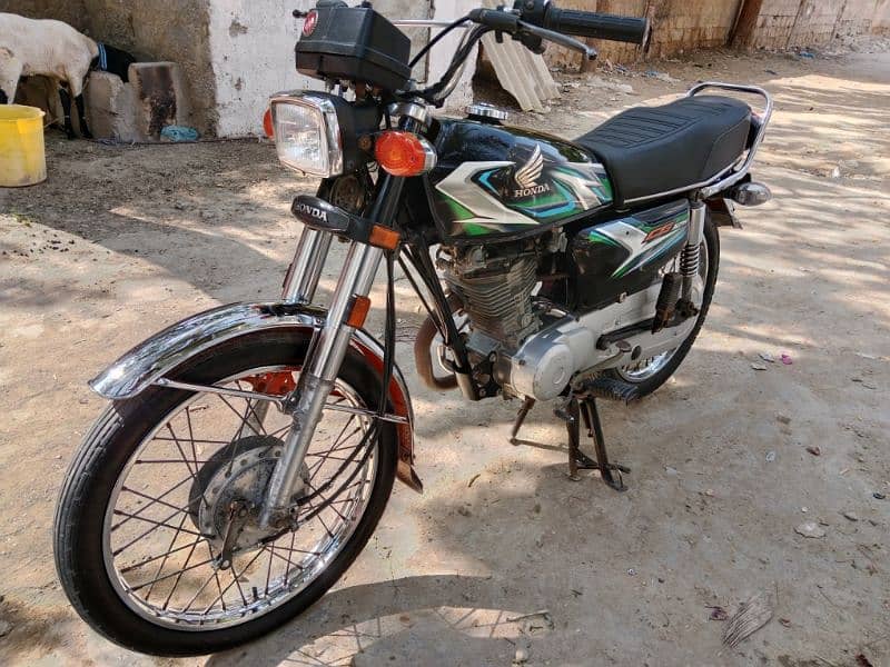 Honda Cg 125 2023 neat and clean just 9k driven 2